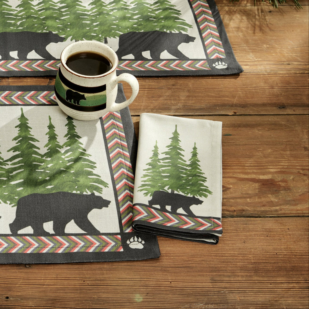 Napkins with bear and forest design