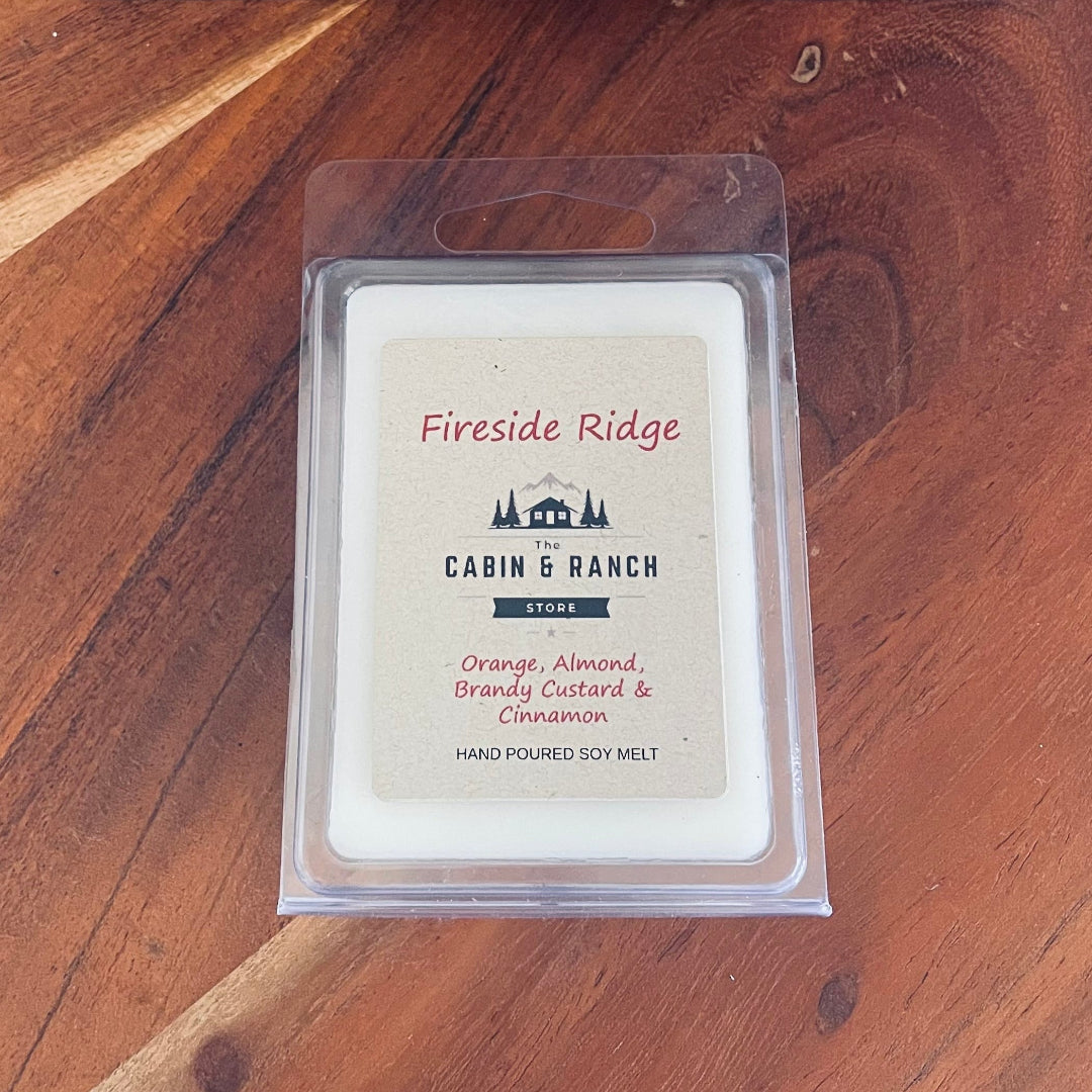 Fireside Ridge Wax Melts combine a fragrance of warm spice, sweet dried fruits and smooth brandy to create a cozy scent inspired by evenings at the lodge.