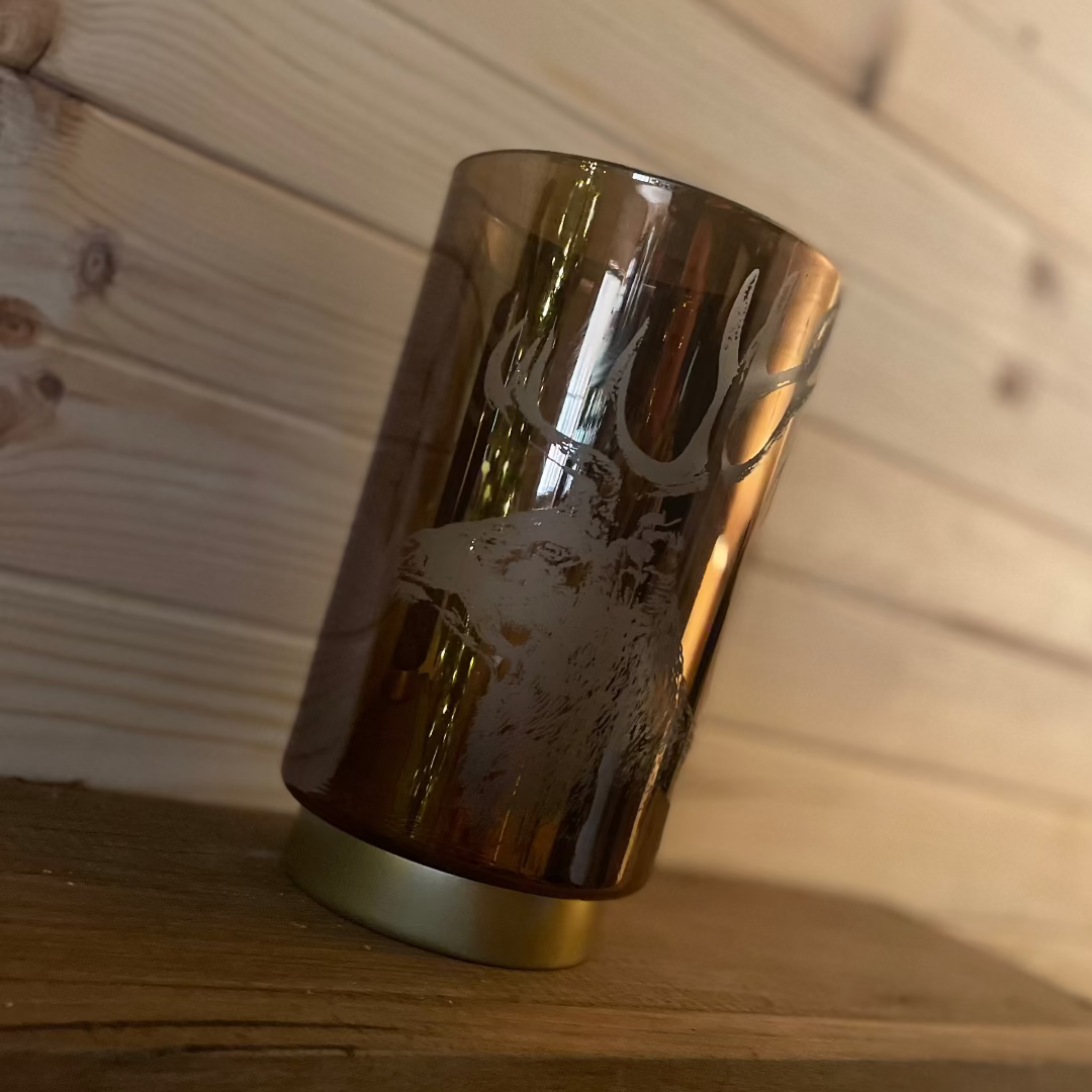 Hurricane Battery operated lamp with deer design