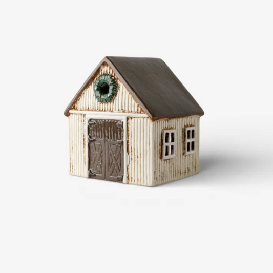 Nordgard Stable with Wreath